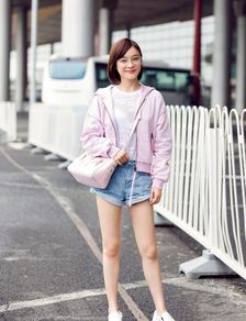 袁姍姍巴黎時(shí)裝周少女造型引熱議，床上用品互動(dòng)增添溫暖